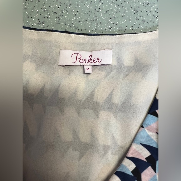 🛍️PARKER Navy,light blue & pink geometric print shoulder cutout blouse‎ size M. - Picture 11 of 14